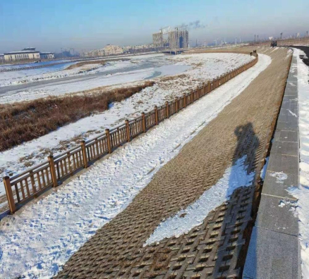 吉林省大禹水利水電建設(shè)有限公司伊通縣伊通河邊路燈護(hù)欄項目